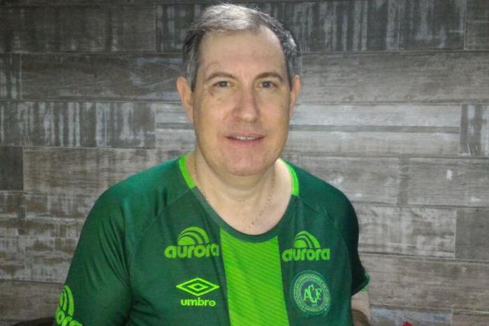 Jornalista Rafael Henzel morre após infarto em Chapecó.
