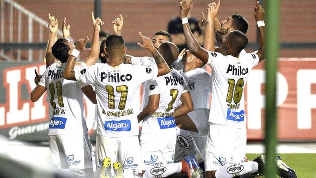 Santos vence o Guarani: A boa fase do Peixe no Paulistão.