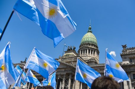 Governo argentino lança pacote de medidas para combater inflação