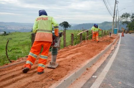 Prefeitura de Itupeva dá continuidade às obras de calçamento nas vias de acesso aos Cafezais