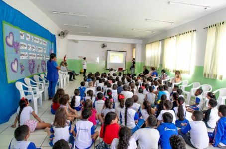 Informação sobre a dengue em escola de Itupeva