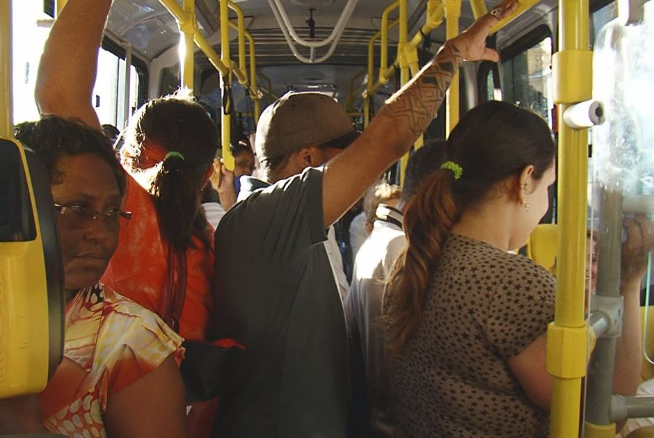 Pesquisa mostra que 97% das mulheres já sofreram assédio em transporte