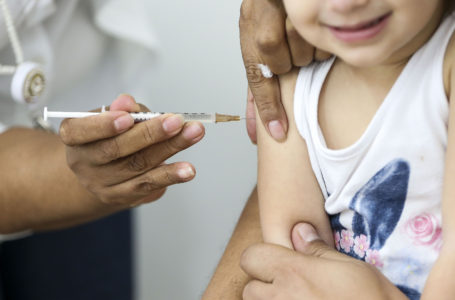 Vacina contra gripe: crianças devem receber segunda dose