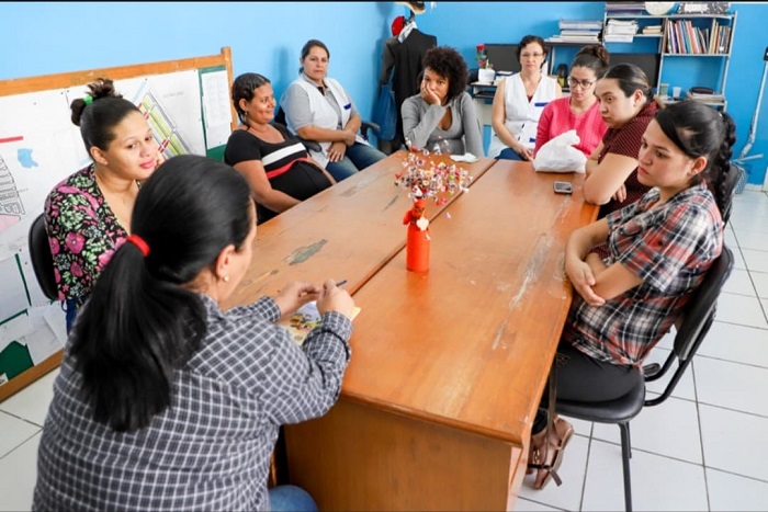 Encontro na Unidade de Saúde orienta mães sobre importância da vacinação