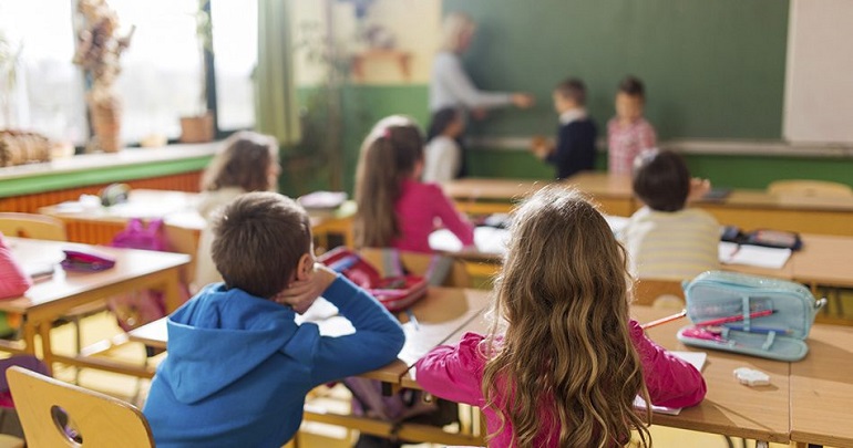 Garantia à educação de crianças e adolescentes ainda não é integral