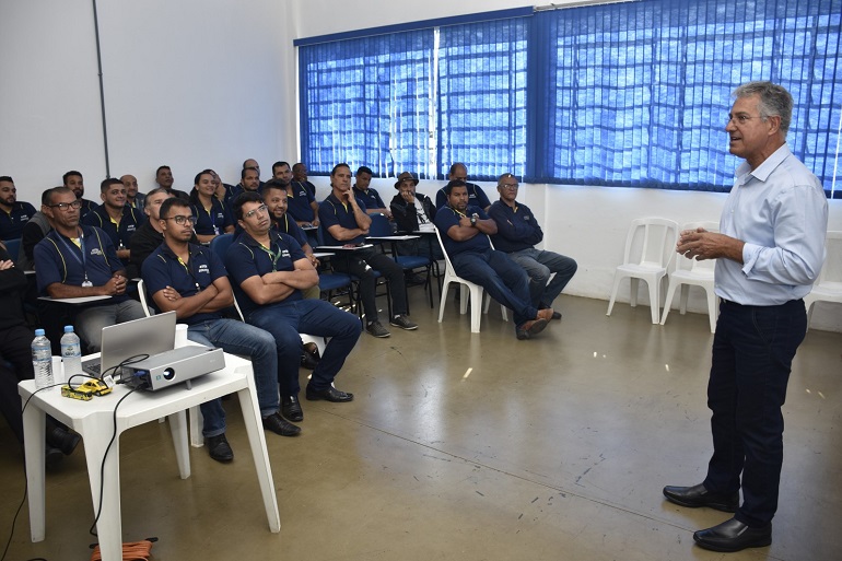 Motoristas e monitores do transporte escolar recebem palestras