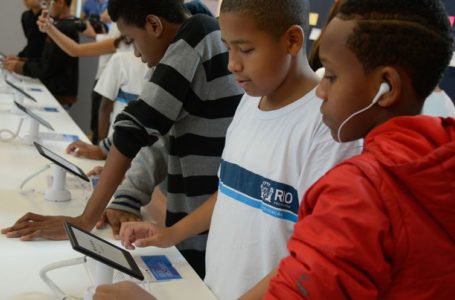 Menos da metade dos estudantes aprende sobre segurança na internet