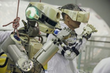 Rússia envia seu primeiro robô humanoide ao espaço