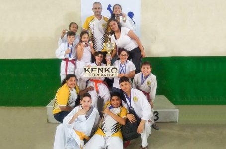 Karatê itupevense conquista 13 medalhas de ouro em Santo Antônio de Posse