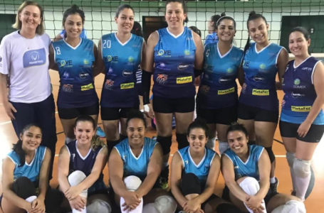 Equipe feminina de vôlei vence o líder da Liga de Vinhedo