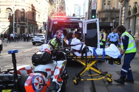 Homem mata mulher e fere outra em Sydney