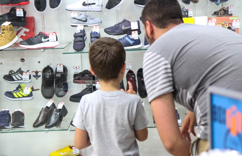 Dia dos Pais: Seis dicas para evitar problemas na hora das compras