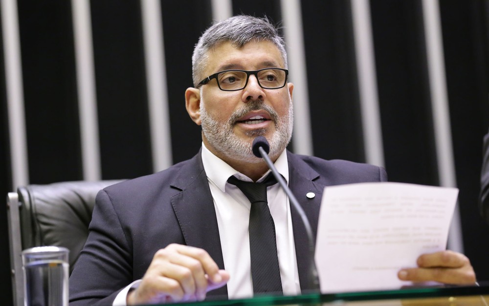 PSL decide expulsar deputado Alexandre Frota