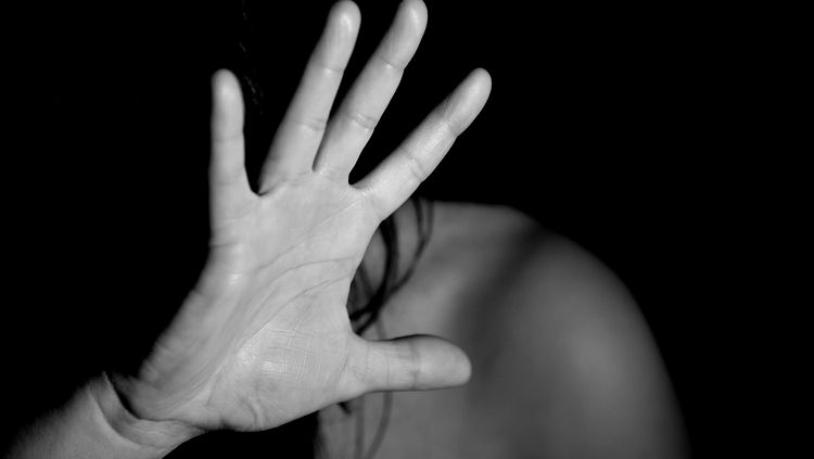 Mulheres vítimas de violência podem ganhar prioridade em separação