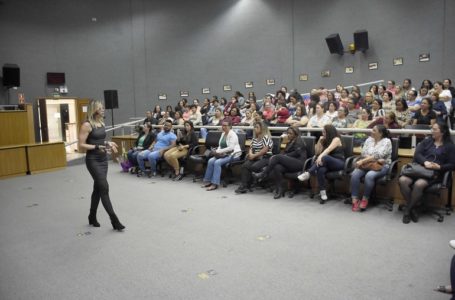 Merendeiras da Rede Municipal de Educação recebem curso de capacitação em Cajamar