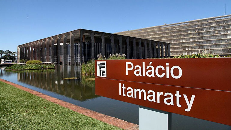 Itamaraty afirma que acompanha "com grande atenção" crise no Paraguai