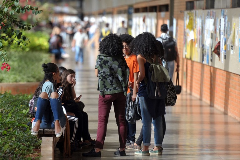 MEC analisa novo modelo de distribuição de recursos para universidades