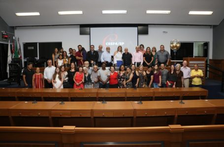 Emoção marcou homenagem a professores de educação física na Câmara de Itupeva