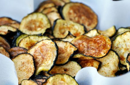 Receitas: Chips de Abobrinha ao Forno