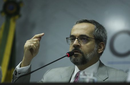 MEC pretende começar a implementar política de alfabetização em 2020