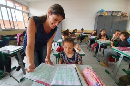Elogios são matéria na aula da professora Juliana da ‘EMEB Mário Faccioli’ em Cabreúva