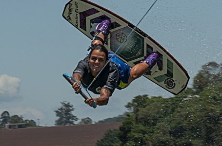 Marreco e Mariana Nep disputam o Mundial de Wakeboard em Abu Dhabi