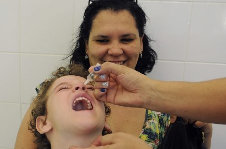 Vacinação contra poliomielite tem esquema especial de atendimento em Jundiaí