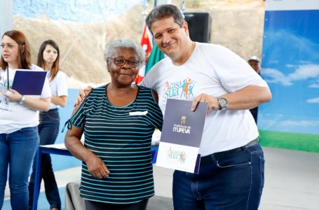 Prefeitura entrega matrículas para moradores da Gleba Santa Isabel neste domingo (1) em Itupeva
