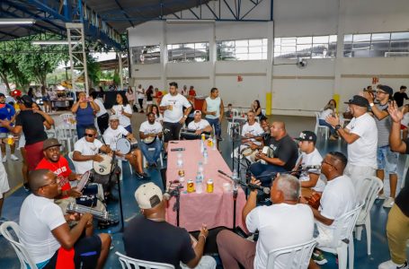 Público prestigia 1° Projeto Samba Social e apoia ação de Natal em Itupeva