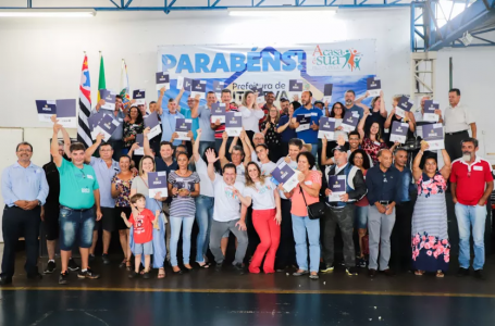 Prefeitura entrega mais de 60 matrículas para os moradores da Gleba Santa Isabel em Itupeva