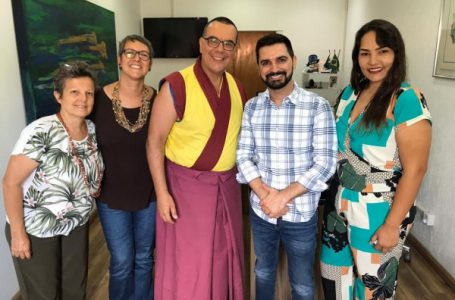 Monge do Kadampa faz visita ao prefeito Henrique Martin em Cabreúva