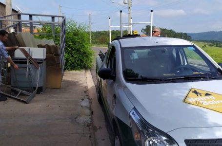 Bairro a Bairro retira das ruas três toneladas de entulho por dia em Cabreúva