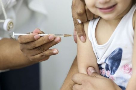 Febre amarela: crianças de 4 anos precisam tomar vacina de reforço em Cabreúva