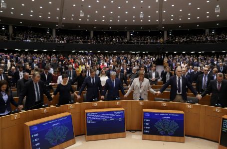 Parlamento Europeu aprova Acordo de Saída do Reino Unido da UE