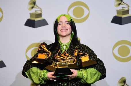 Grammy 2020 consagra Billie Eilish como artista do ano com vitórias nas 4 categorias principais
