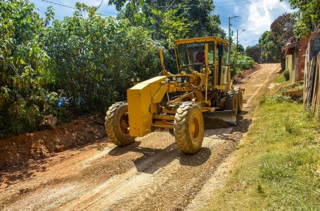 Prefeitura realiza manutenção em estradas da zona rural em Cajamar