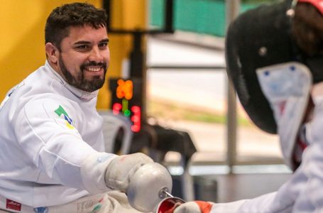 Atletas brasileiros de esgrima buscam vagas nas Paralimpíadas