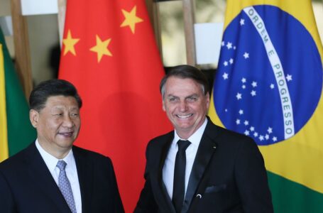 Bolsonaro e Xi Jinping trocam informações sobre a covid-19