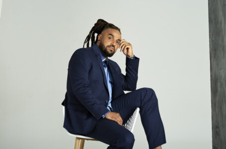 Cantor Cello, nome forte da nova geração da música brasileira, fará live a convite do festival online #ZiriguidumEmCasa nos dias 2/4 às 19h.