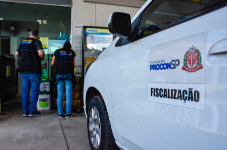 Procon fiscaliza comércio de Cajamar para combater preços abusivos