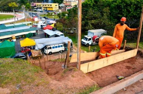 Prefeitura constrói escadão para acesso ao estacionamento do Estádio Municipal, no Polvilho em Cajamar