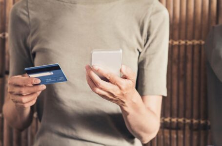 Cartão de crédito pode ser aliado para organização das contas domésticas