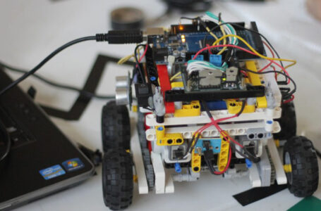 Grupo de robótica da USP oferece palestras virtuais para escolas