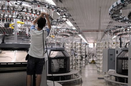 Atividade na indústria paulista registra aumento de horas trabalhadas