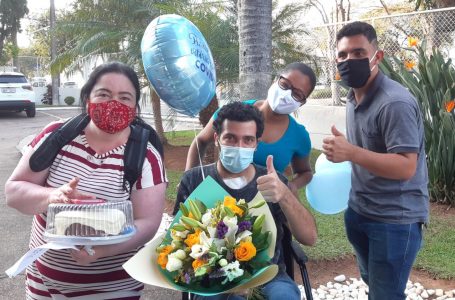 No São Vicente, pacientes covid-19 têm dupla comemoração: alta médica e aniversário em Jundiaí
