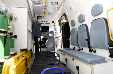 Hospital São Vicente recebe doação de ambulância em Jundiaí