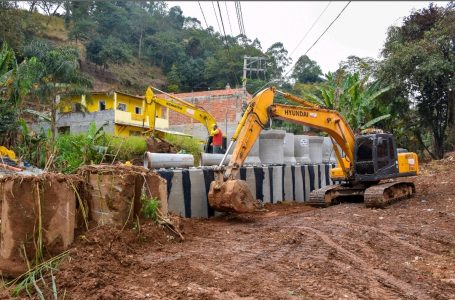 Prefeitura instala novas tubulações para a pavimentação das ruas do Panorama em Cajamar