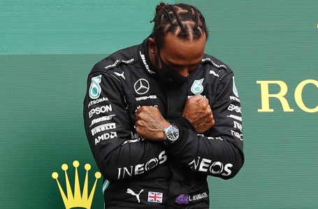 Em corrida marcada por acidentes, Lewis Hamilton vence o GP da Toscana