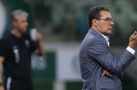 Corinthians e Palmeiras duelam pressionados por melhores atuações