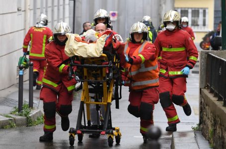 Ataque deixa feridos perto da antiga redação do Charlie Hebdo, em Paris